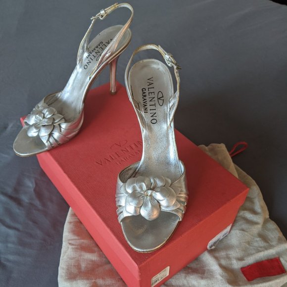 Vintage VALENTINO SS '04 Silver Slingback Heels 38 - Picture 1 of 16